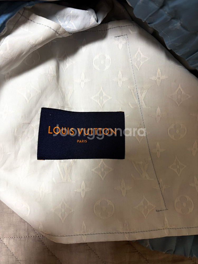 루이비통 클라우드 바람막이--2