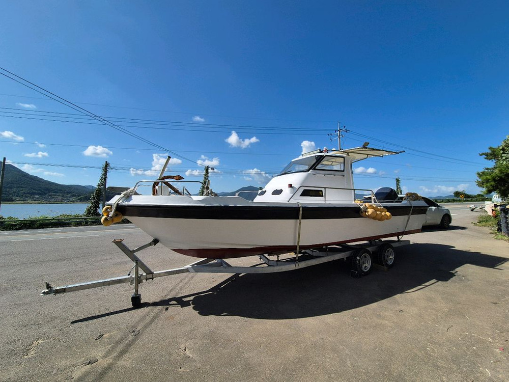 낚시보트야마하UF25선외기200마력판매합니다 이미지