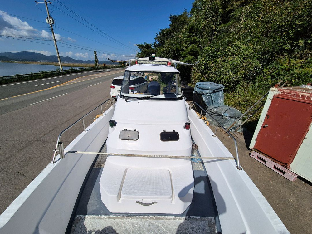 낚시보트야마하UF25선외기200마력판매합니다 이미지