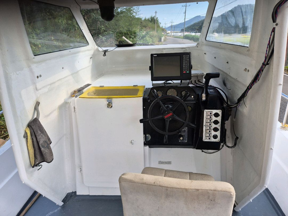 낚시보트야마하UF25선외기200마력판매합니다 이미지