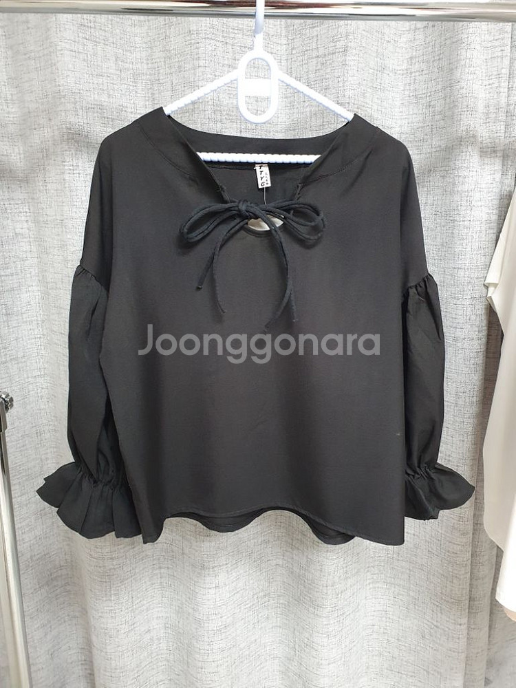 (택있는 새상품)블랙 블라우스 55~77--0