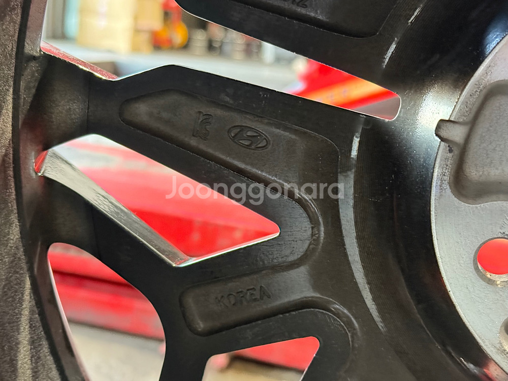 그랜저 GN7 20인치 순정 중고휠 한대분 판매--4