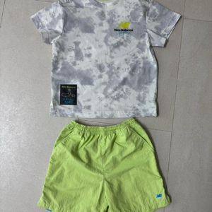 뉴발란스키즈 반팔 상하복 110사이즈