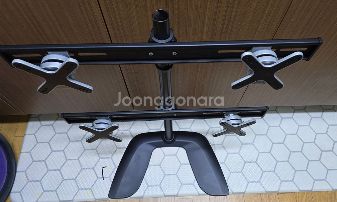 모니터 4대 거치대, 마운트 팝니다.--0