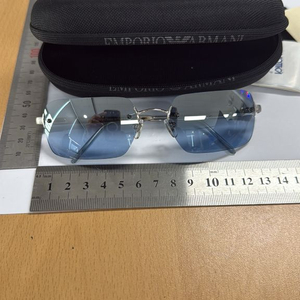 엠포리오 아르미니 선글라스