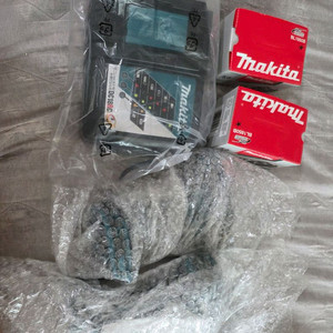 마끼다 DLX2006T 18V 5.0Ah 충전 콤보 드