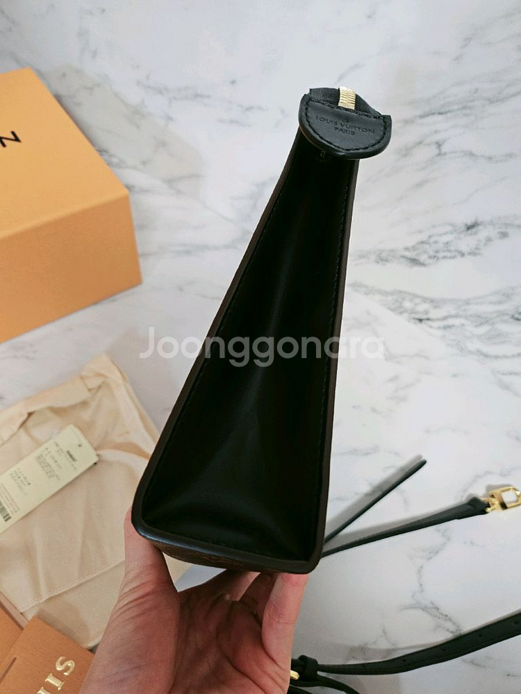 루이비통 토일렛26 블랙카우--3