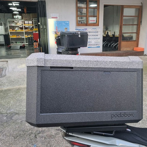 pcx25년식 포도배달통 110리터 짐대 판매합니다