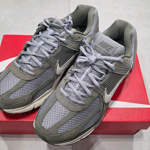 나이키 줌 보메로5 새상품