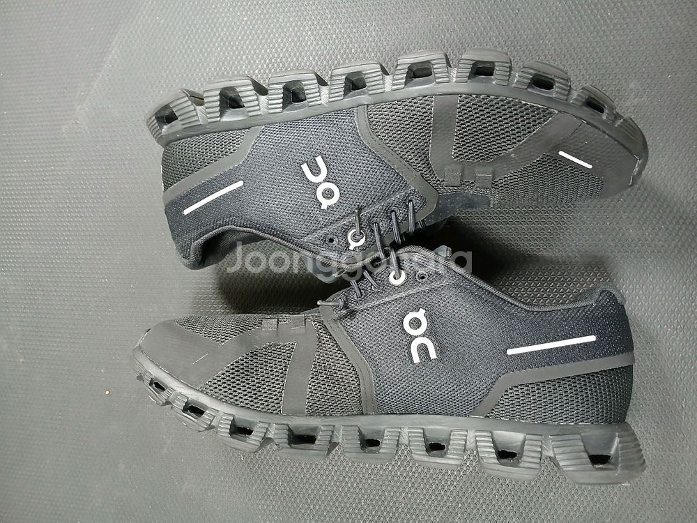 On 클라우드 초경량 런닝화 265~270(택270)--7