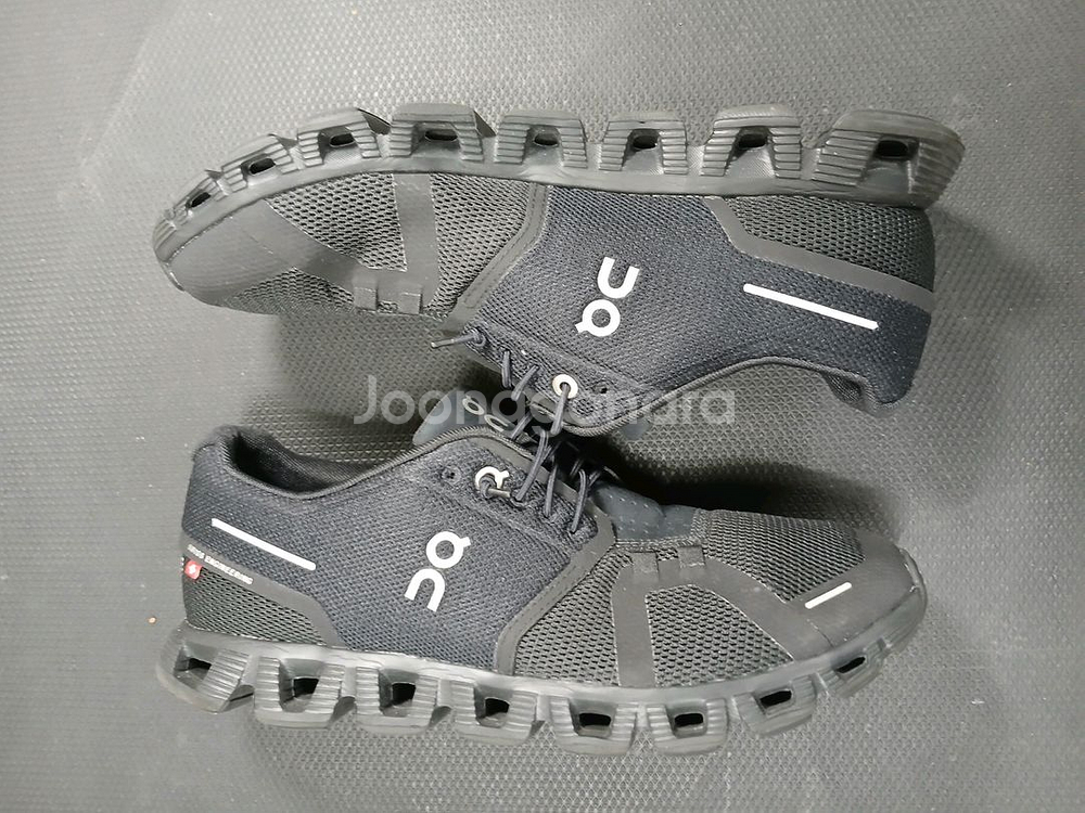 On 클라우드 초경량 런닝화 265~270(택270)--6