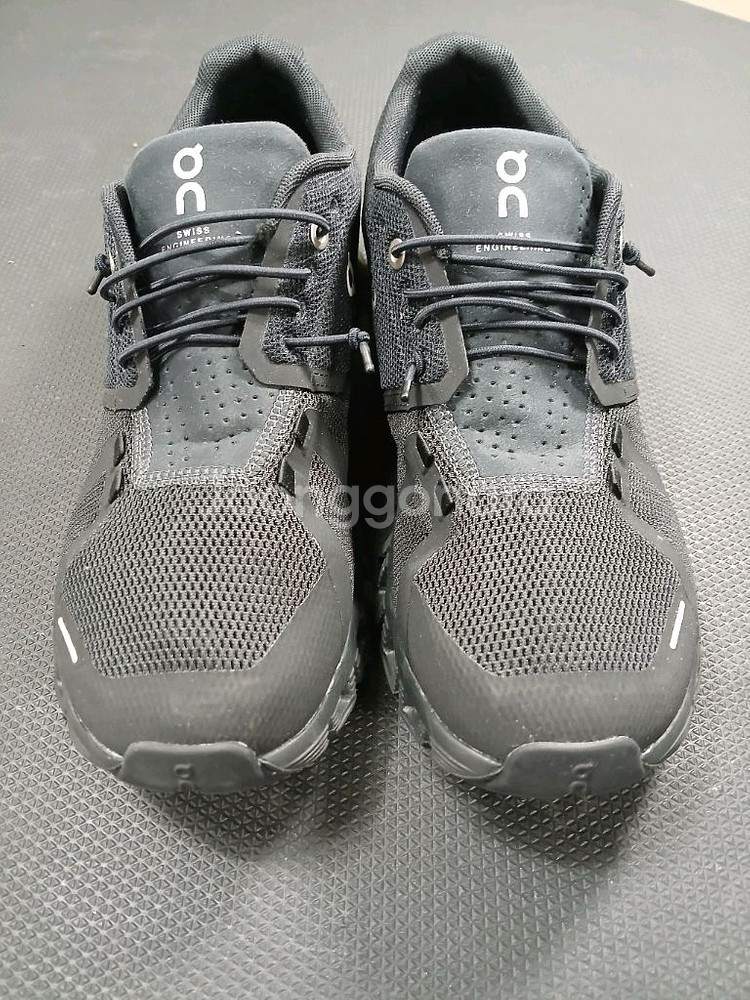 On 클라우드 초경량 런닝화 265~270(택270)--3