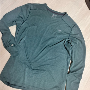 아크테릭스 롱슬리브 기능성(운동용) 사이즈M 보통핏