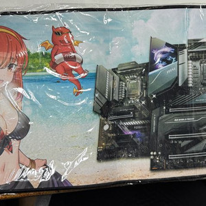 MSI 미소녀 게이밍 장패드