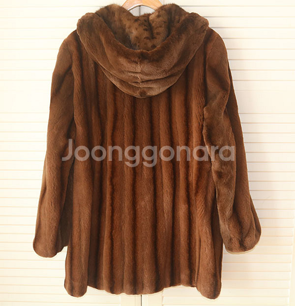 김연주 플럭 후드밍크코트--1