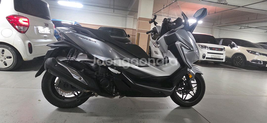 혼다 스쿠터 포르자300--5