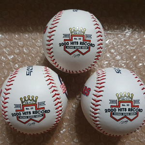 KBO 홍성흔 2000안타 기념구
