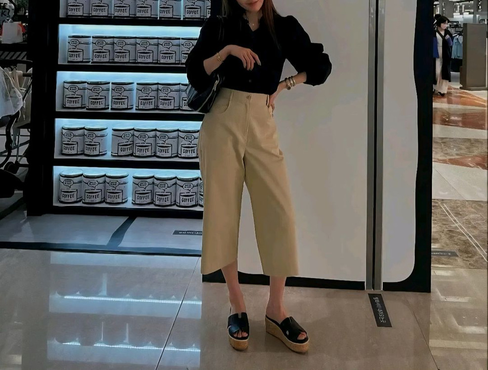 프릴 핀턱 블라우스 - 블랙--2