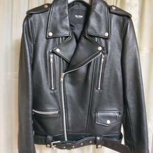 206옴므 라이더자켓 팝니다