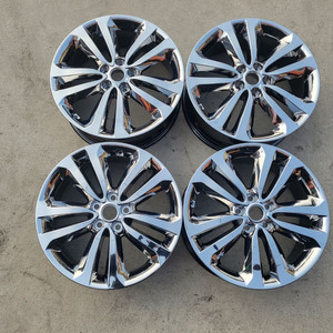 올뉴카니발 19인치 신품급 크롬휠 순정휠 중고휠