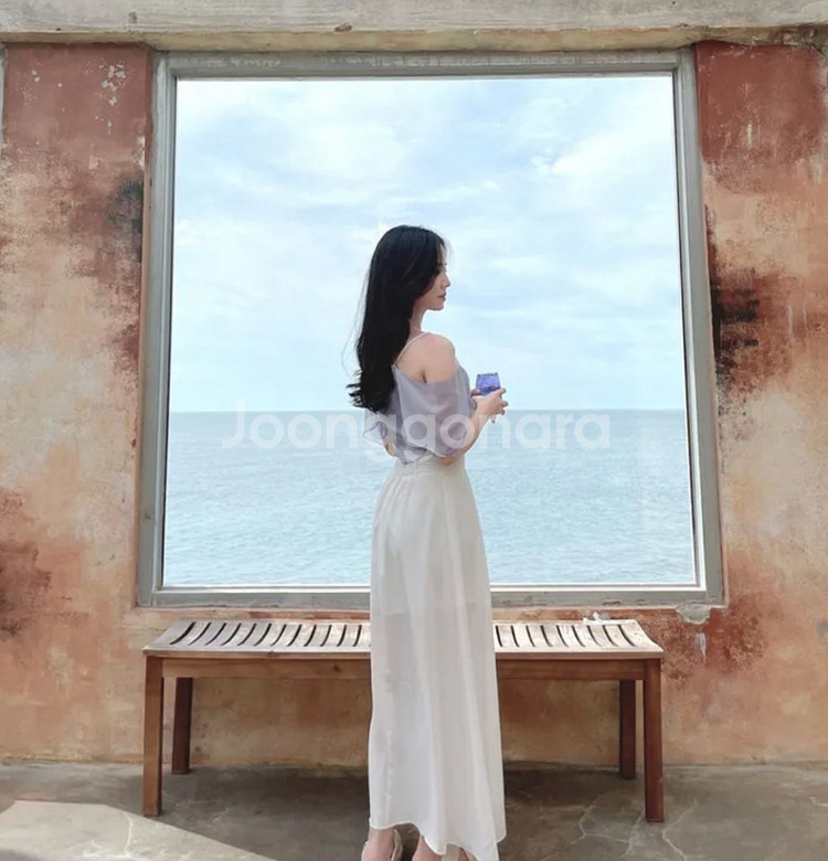 새상품:) 쉬폰 프릴 오프숄더 블라우스--3