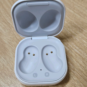 갤럭시 버즈라이브 화이트 충전본체