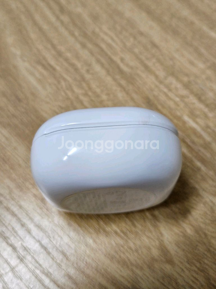 갤럭시 버즈라이브 화이트 충전본체--4