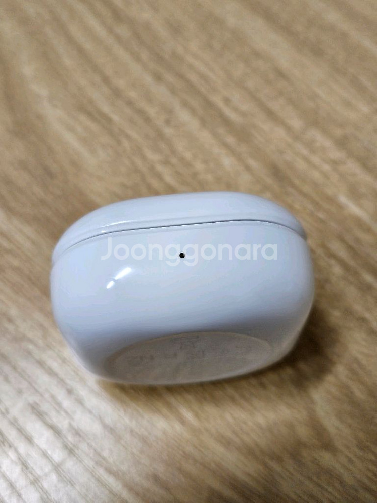 갤럭시 버즈라이브 화이트 충전본체--5