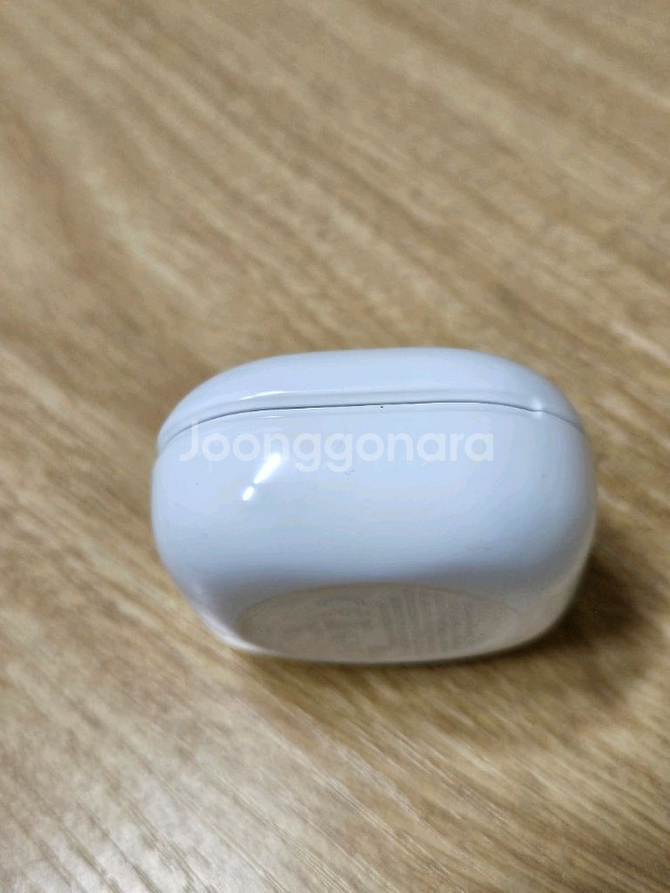 갤럭시 버즈라이브 화이트 충전본체--6