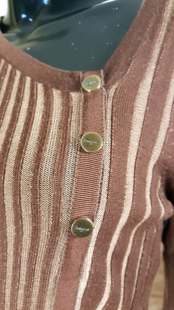 페라가모 마호가니색 쫄쫄이 울 여성 니트--2