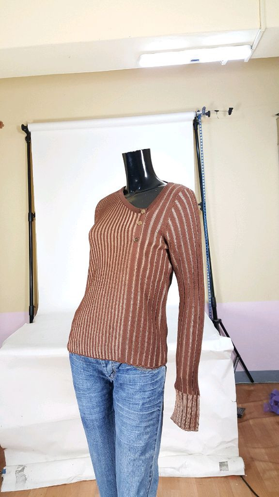 페라가모 마호가니색 쫄쫄이 울 여성 니트--1