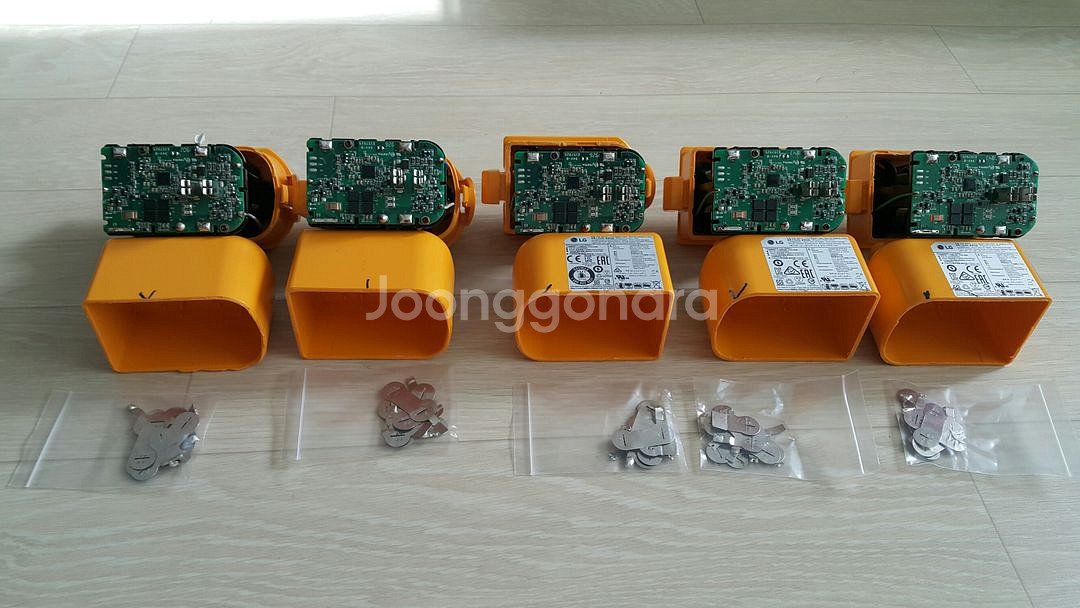 LG 코드제로 분해한 구형 배터리 케이스 판매합니다--0