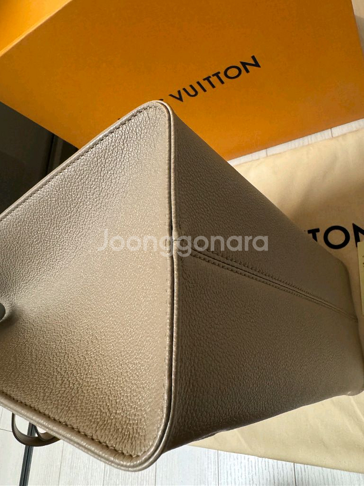 루이비통 온더고 MM 크렘 M45494 (새상품급)--3