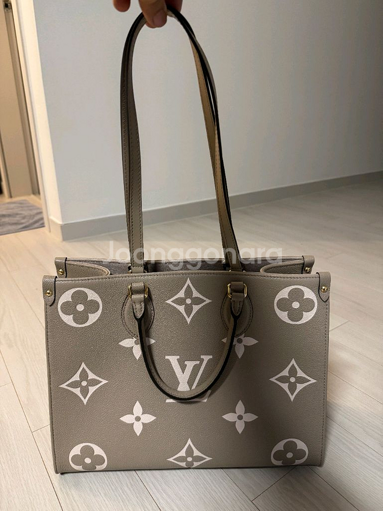 루이비통 온더고 MM 크렘 M45494 (새상품급)--2