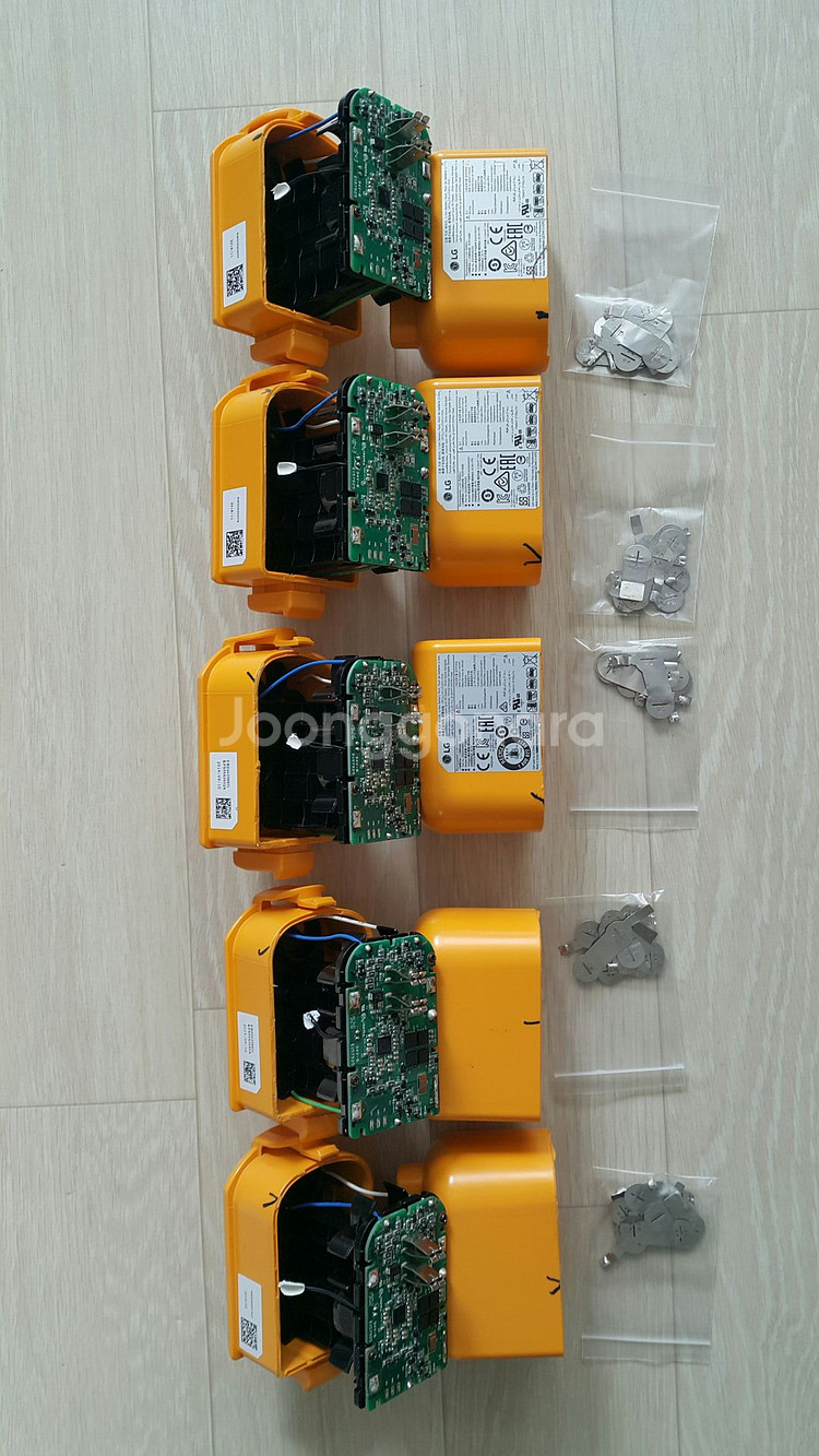 LG 코드제로 분해한 구형 배터리 케이스 판매합니다--2