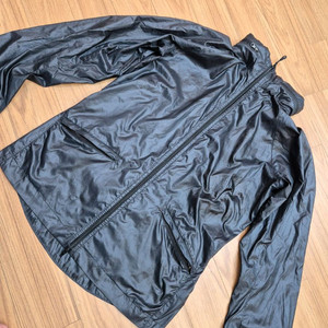 나이키 여성 바람막이 자켓 L(90)사이즈입니다. 재질