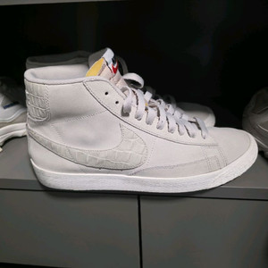 나이키블레이져미드프리미엄빈티지 275운동화