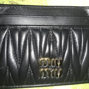 미우미우 마테라쎄 나파 가죽카드 홀더