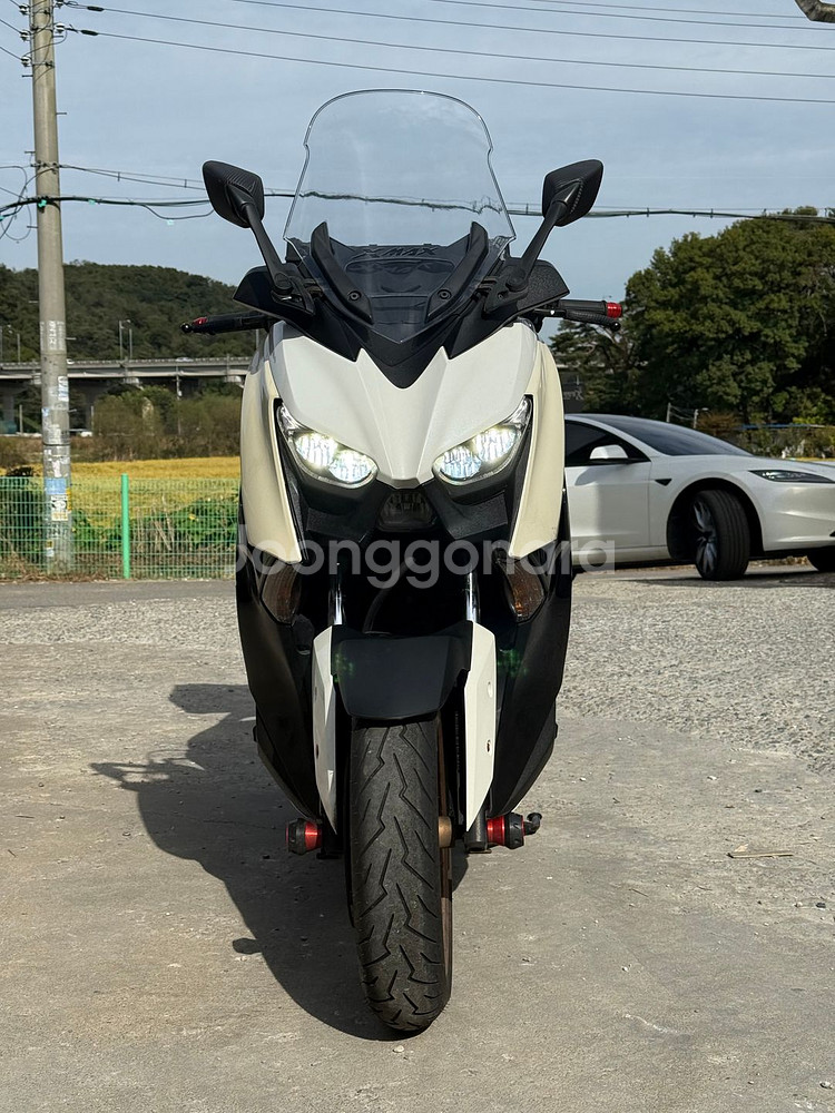 xmax300 22년식 저렴하게 판매합니다--0