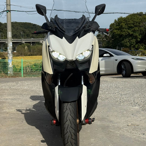 xmax300 22년식 저렴하게 판매합니다