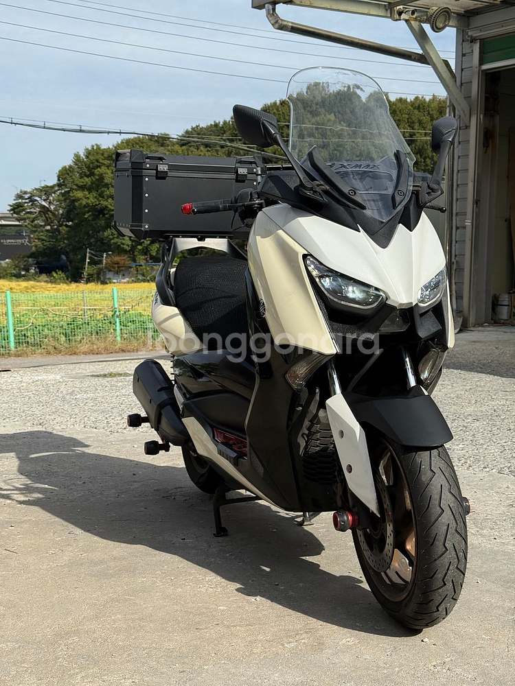 xmax300 22년식 저렴하게 판매합니다--2