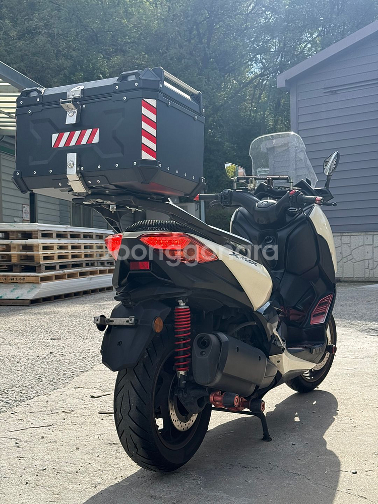 xmax300 22년식 저렴하게 판매합니다--6