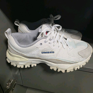 엄브로 범피 운동화 260