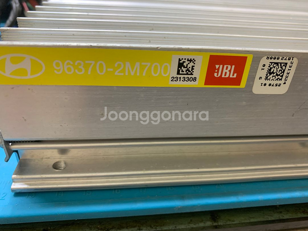 더뉴 제네시스 쿠페 순정 앰프 팝니다.--0