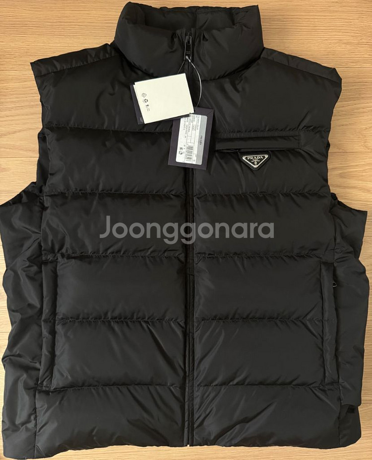 [새상품] 프라다 패딩 리나일론 베스트 SGB033--0