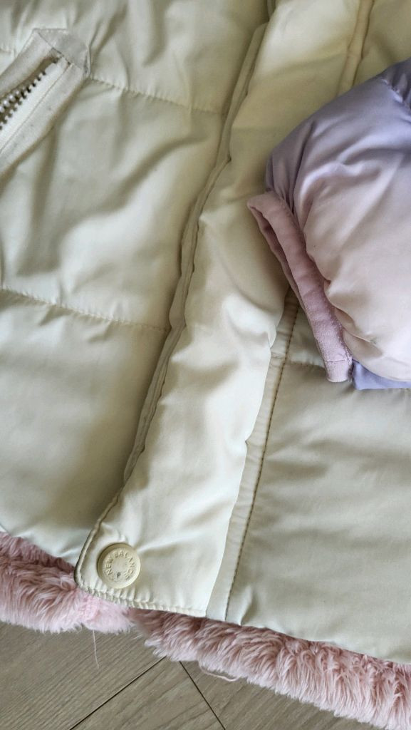 뉴발란스키즈 패딩조끼 후리스세트 . 지오다노 경량패딩--3