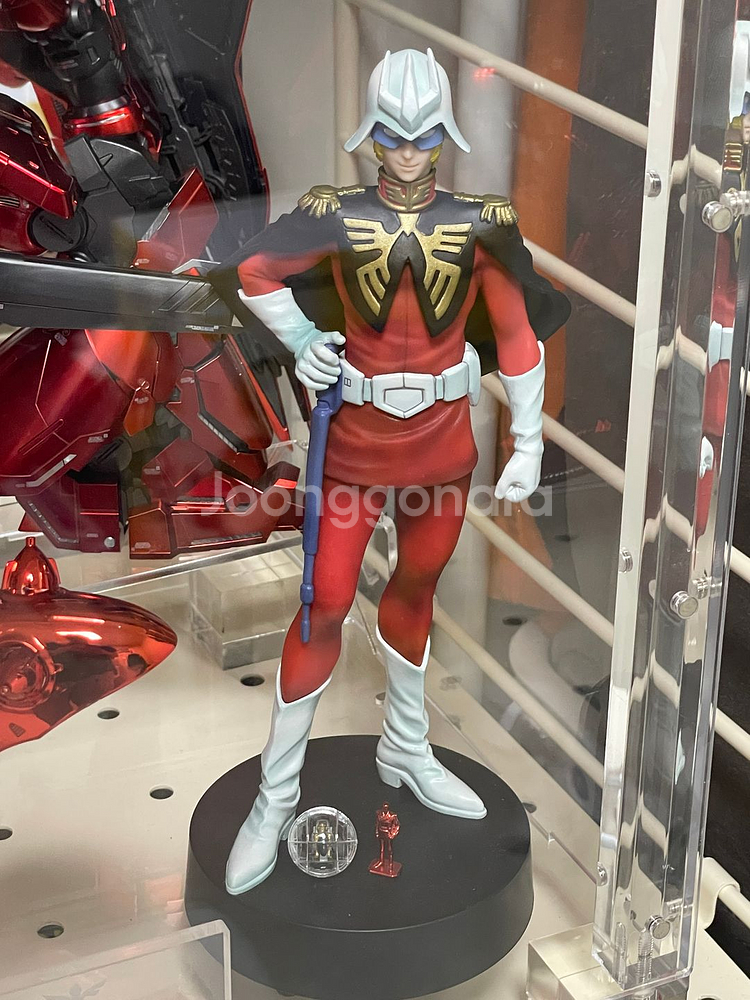 샤아 아즈나블 피규어--1