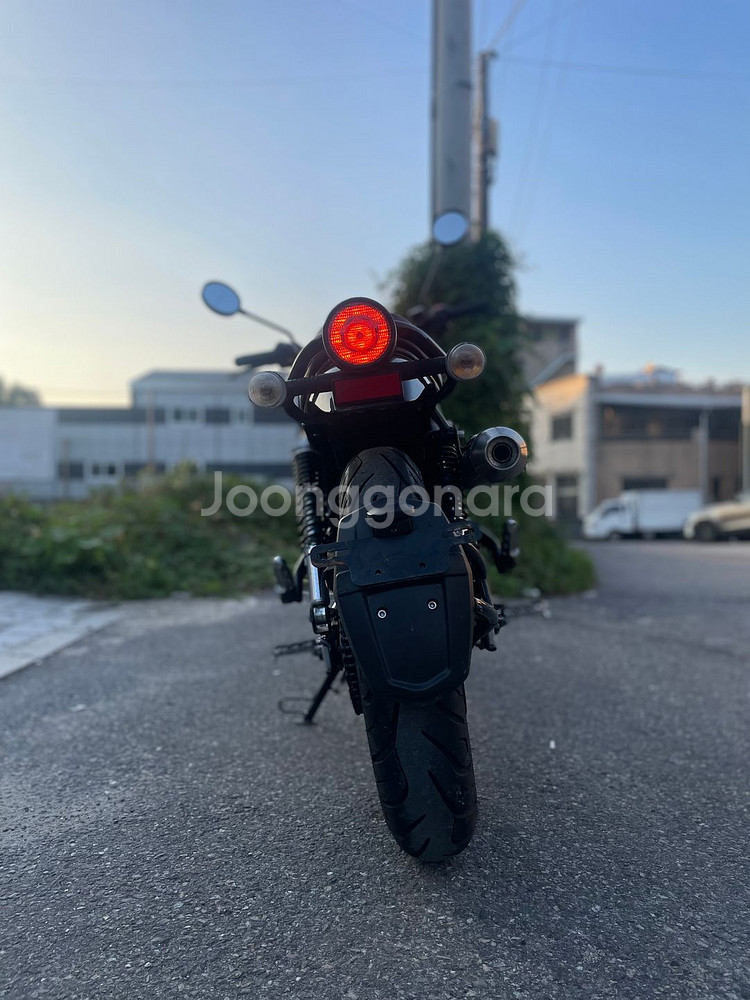 부캐너125 22년식 7500키로 저렴하게 판매합니다--3