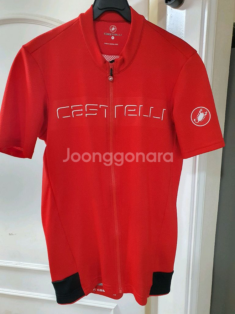 카스텔리 반팔져지 M사이즈 택배비포함 2.8만원--0