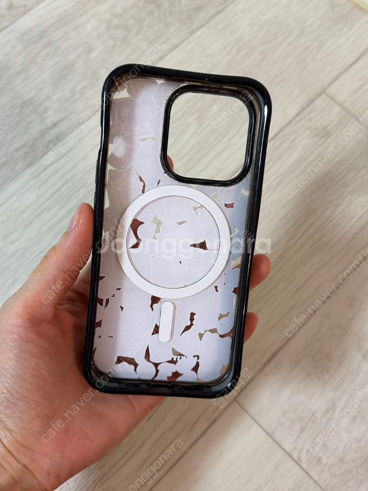 케이스티파이 키티 아이폰15프로 한정판 판매합니다!--1